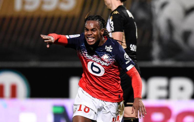 开云体育-马赛球员庆祝胜利，精神面貌焕然一新的简单介绍