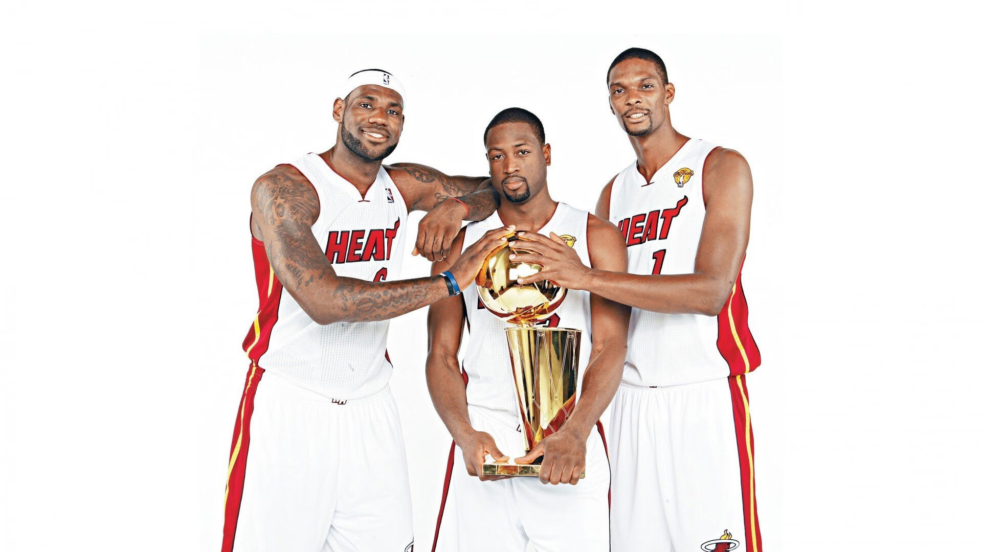 欧冠淘汰赛之夜，本泽马以大师之姿带动全队节奏