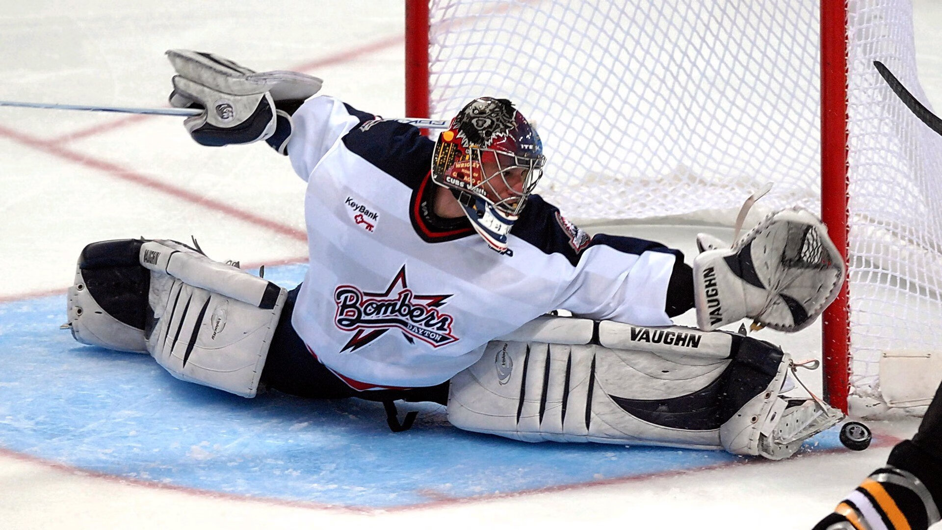 开云下载-绿茵场上的战争隐喻，乌克兰击溃安哥拉背后的厄德高压制级指挥