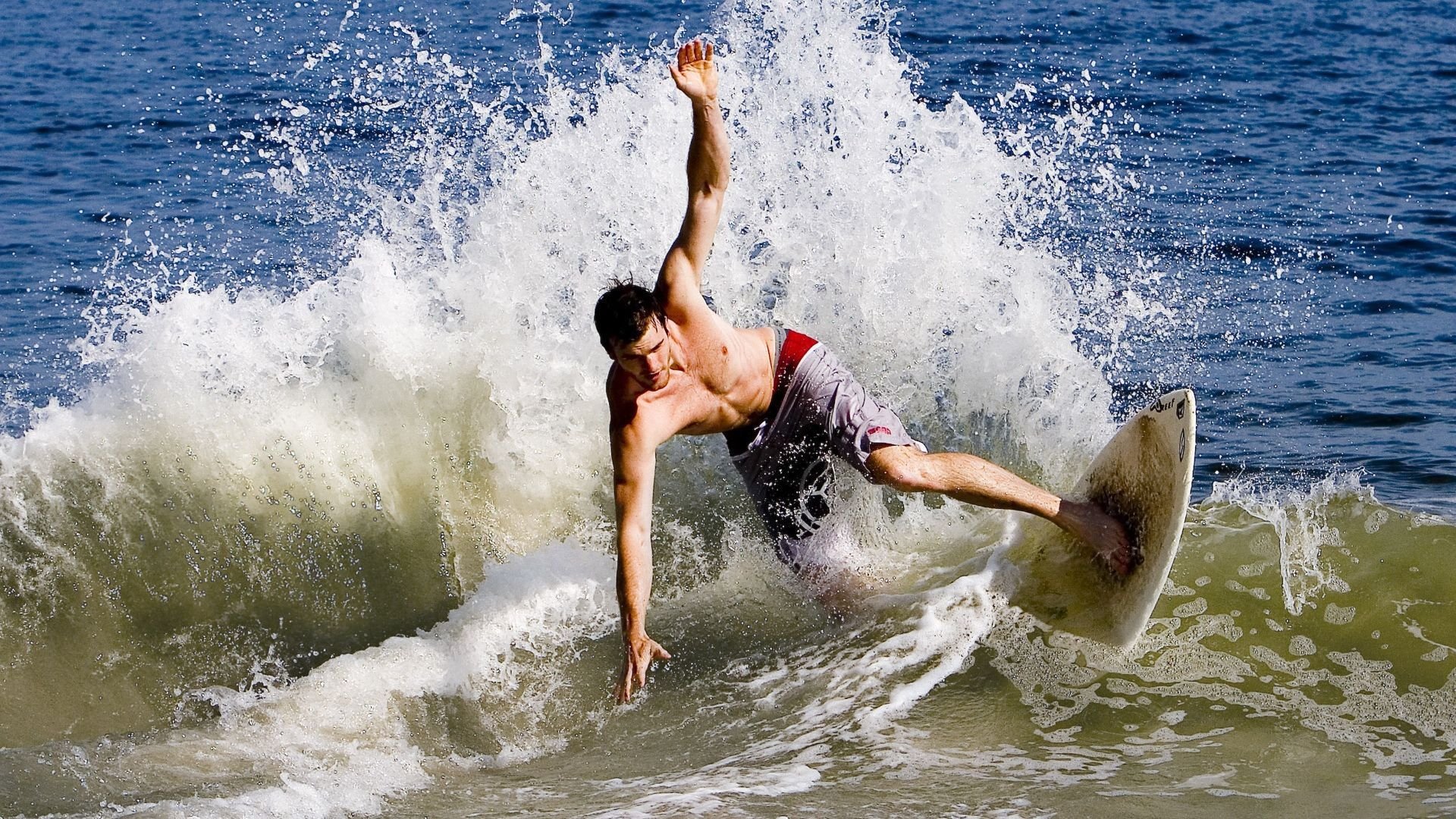 开云体育中国-卢卡库一锤定音，新西兰奇迹淘汰马德里竞技改写足球版图