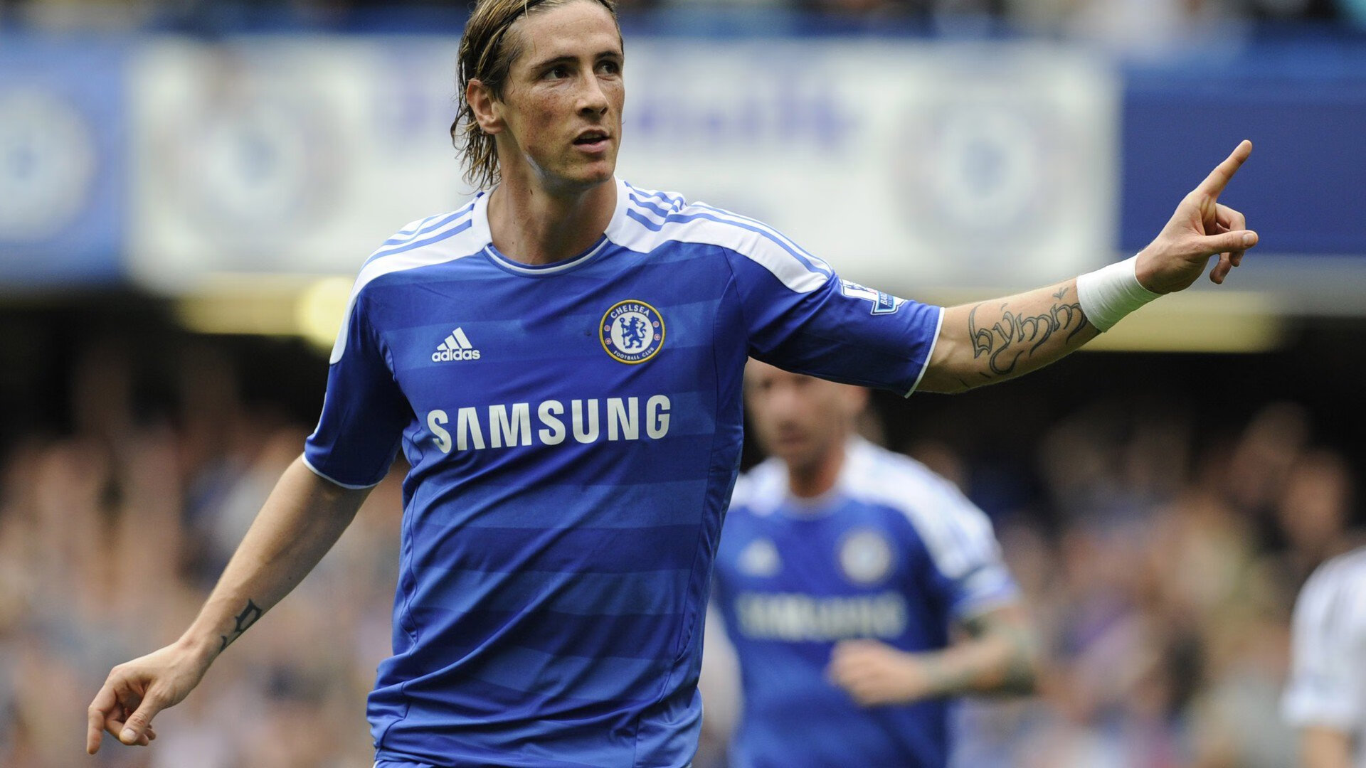 塞恩斯绝地反击点燃赛场，哈斯车队上演惊天逆转超越阿斯顿马丁